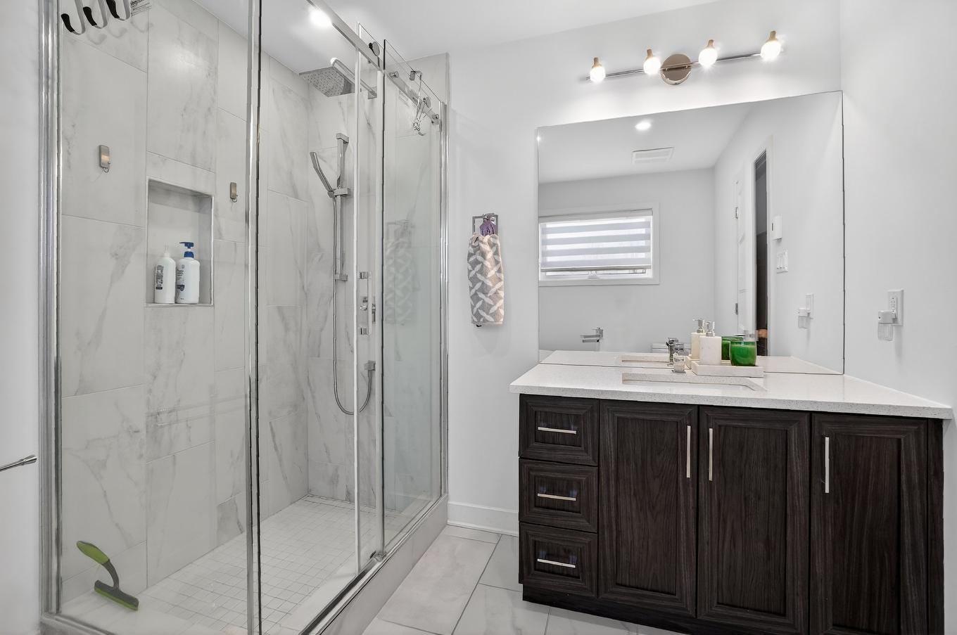 Bathroom - 974 Rue Des Coliades, Saint-Lazare, QC - Indoor Photo Showing Bathroom
