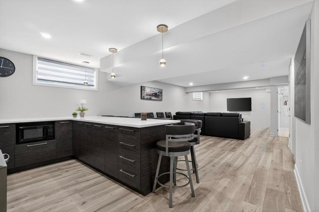 Family room - 974 Rue Des Coliades, Saint-Lazare, QC - Indoor Photo Showing Other Room