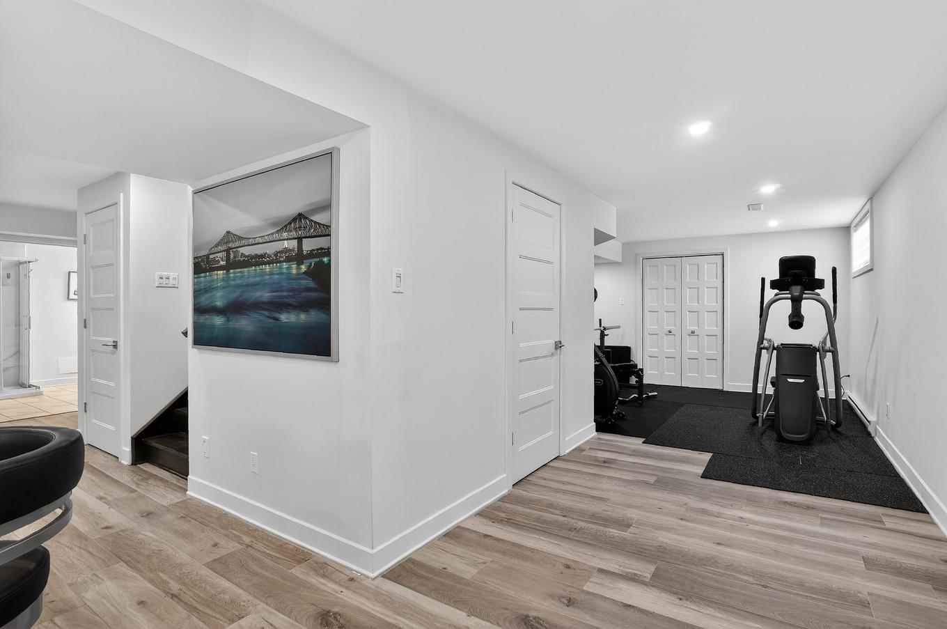 Family room - 974 Rue Des Coliades, Saint-Lazare, QC - Indoor Photo Showing Gym Room