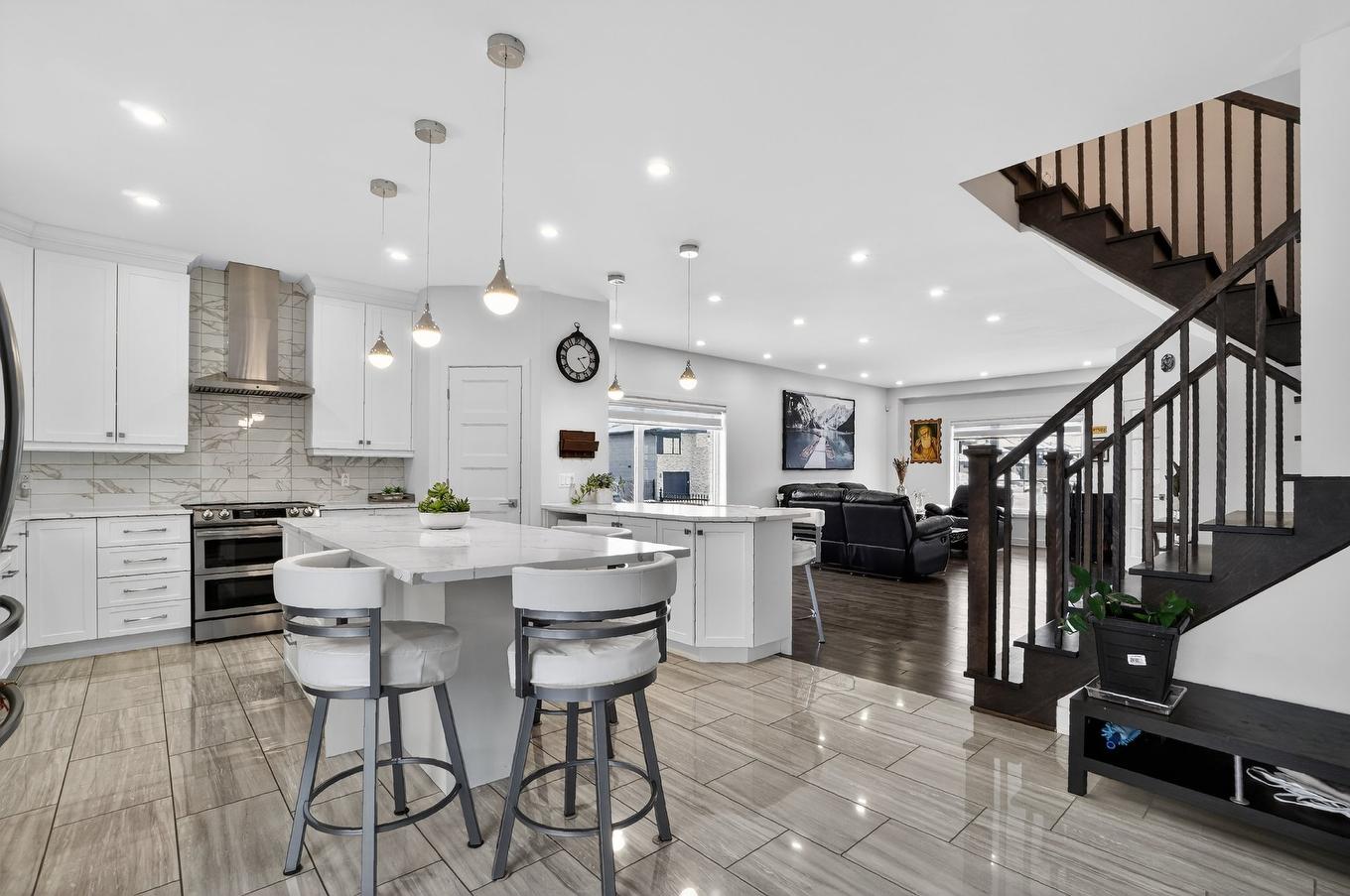 Kitchen - 974 Rue Des Coliades, Saint-Lazare, QC - Indoor