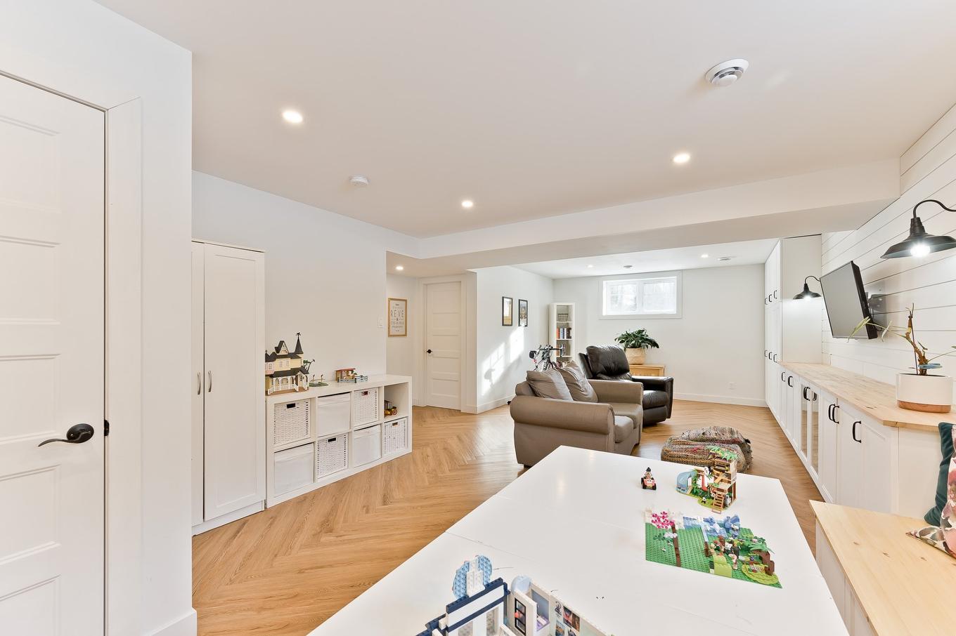 Family room - 6 Rue Armand, Compton, QC - Indoor Photo Showing Other Room