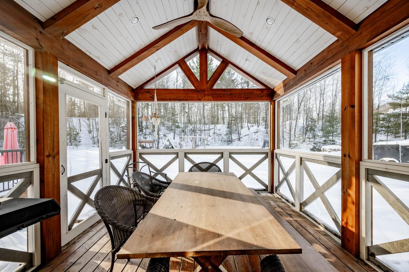 Veranda - 6 Rue Armand, Compton, QC - Indoor Photo Showing Other Room