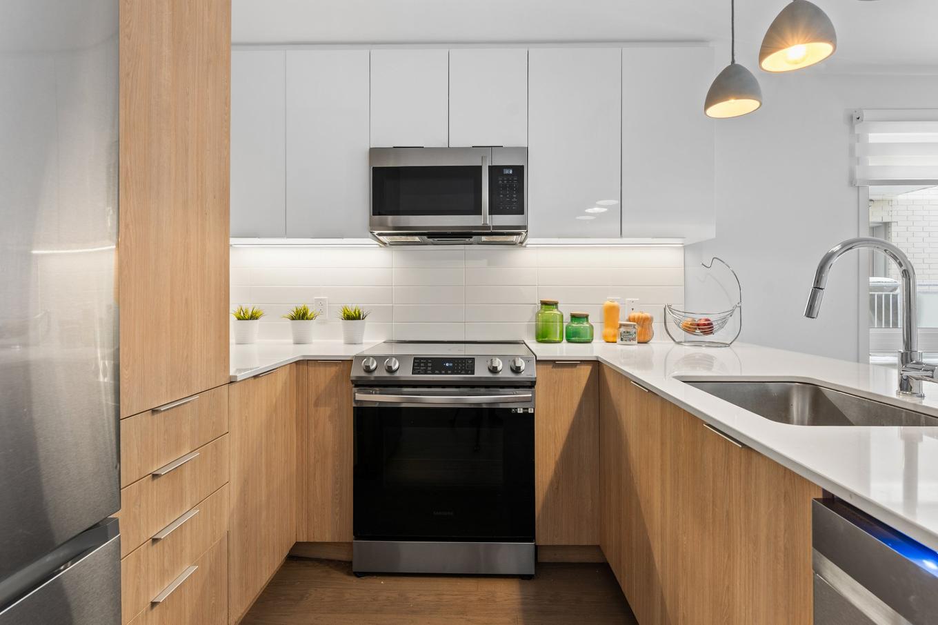 Kitchen - 202-594 Rue Nicolet, Montréal (Mercier/Hochelaga-Maisonneuve), QC - Indoor Photo Showing Kitchen With Upgraded Kitchen