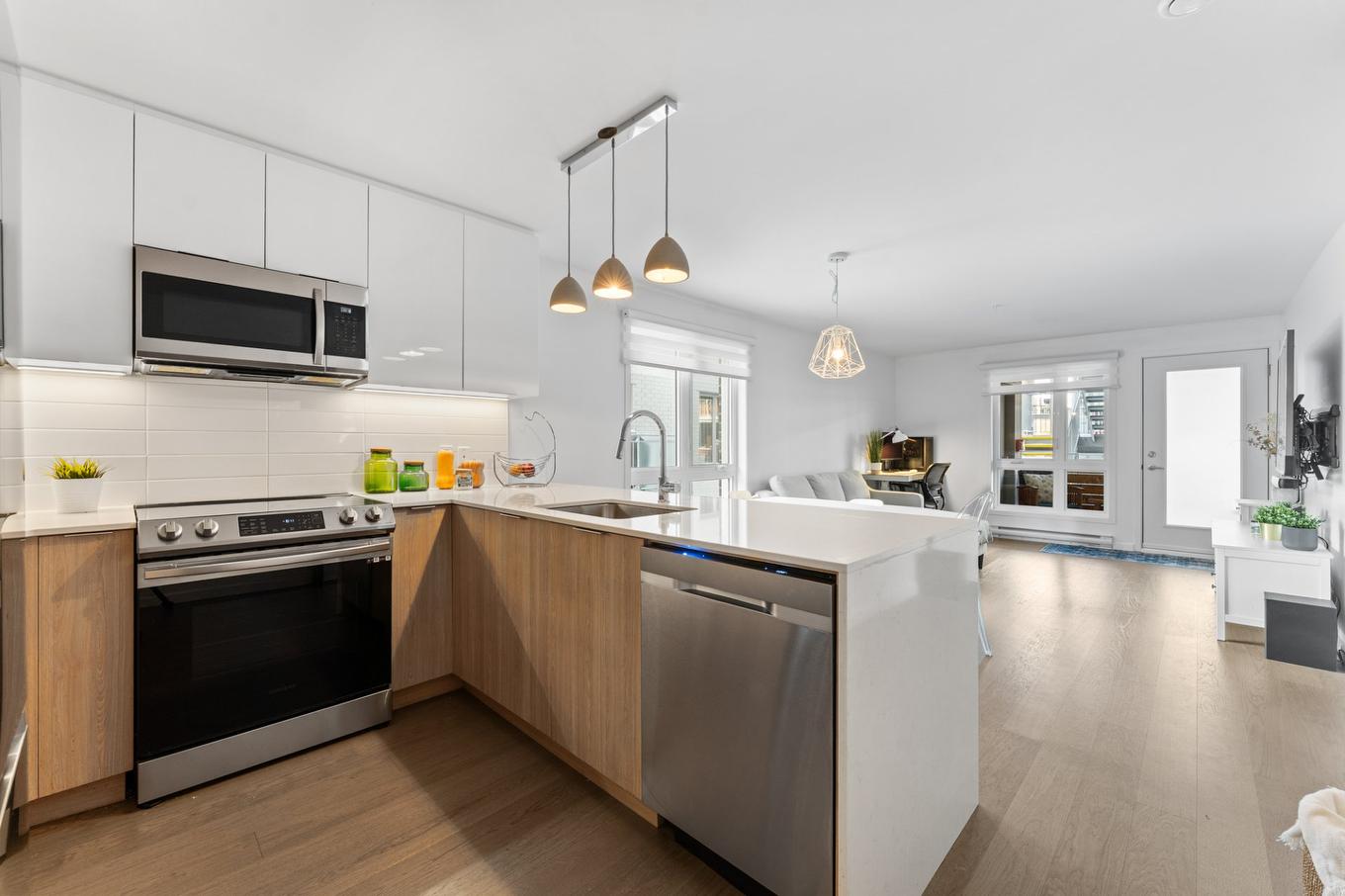 Kitchen - 202-594 Rue Nicolet, Montréal (Mercier/Hochelaga-Maisonneuve), QC - Indoor Photo Showing Kitchen With Upgraded Kitchen