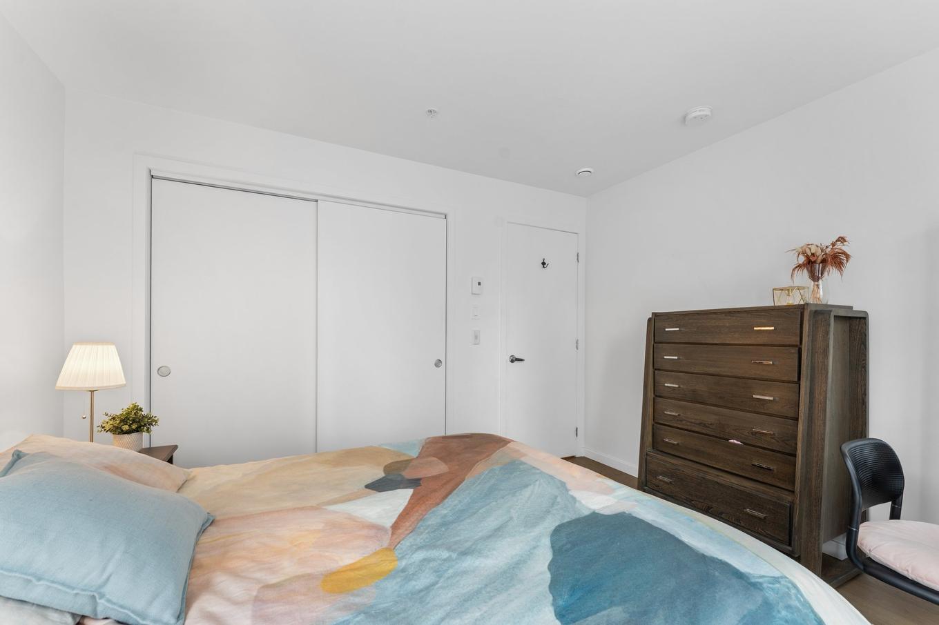 Primary bedroom - 202-594 Rue Nicolet, Montréal (Mercier/Hochelaga-Maisonneuve), QC - Indoor Photo Showing Bedroom