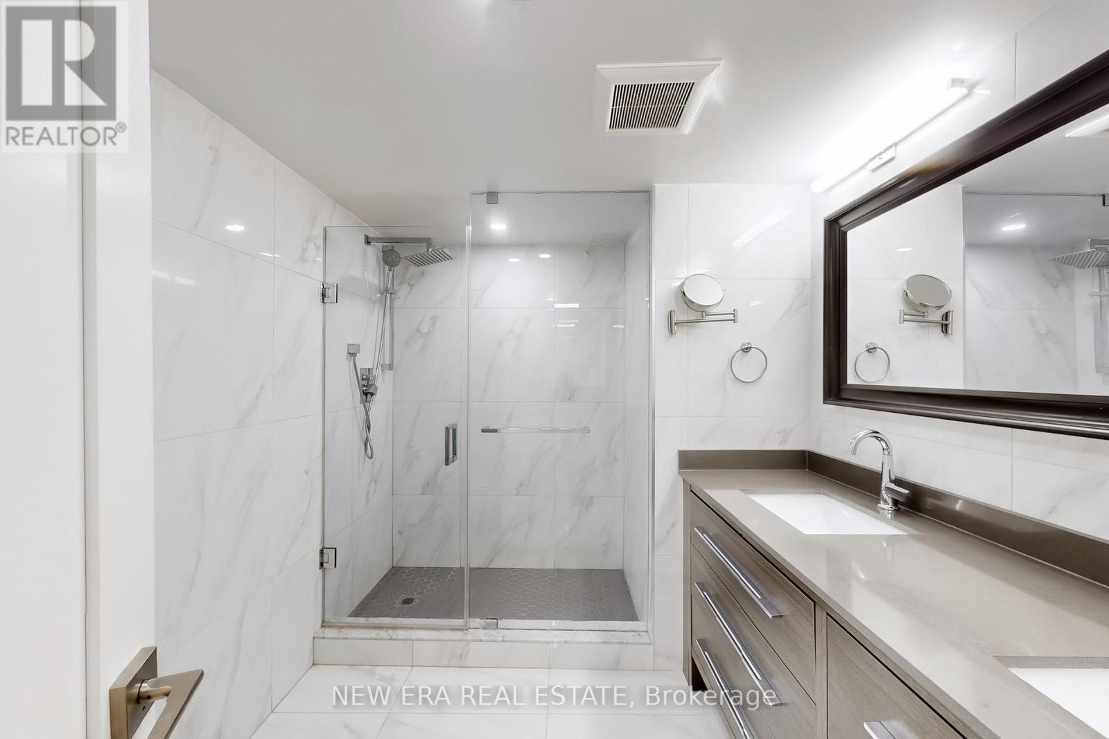 502 - 188 Spadina Avenue, Toronto, ON - Indoor Photo Showing Bathroom