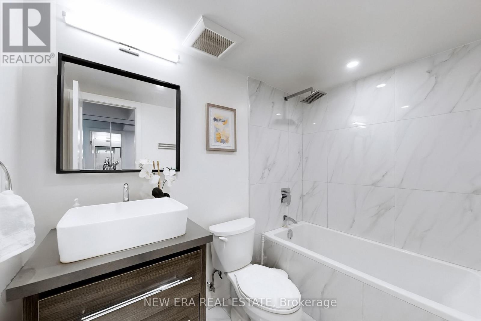 502 - 188 Spadina Avenue, Toronto, ON - Indoor Photo Showing Bathroom