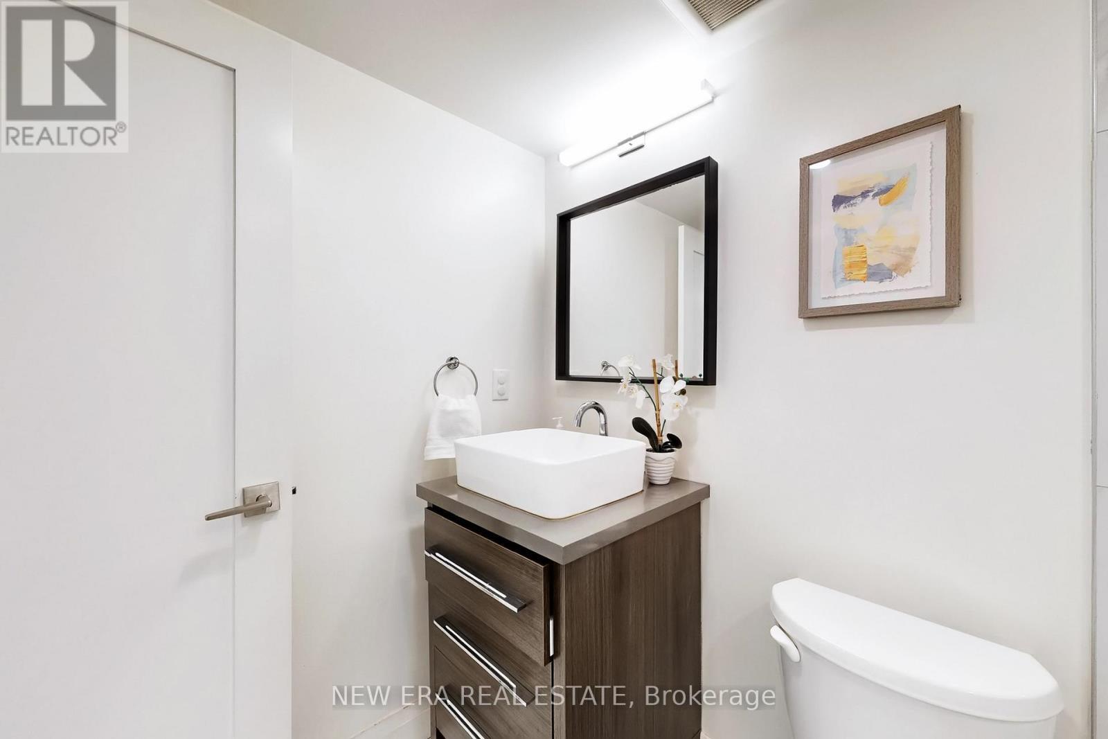 502 - 188 Spadina Avenue, Toronto, ON - Indoor Photo Showing Bathroom