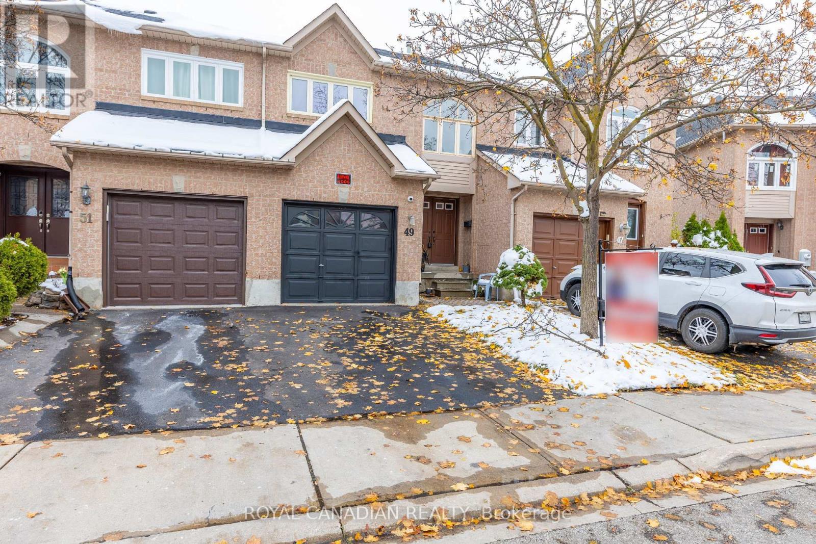 32 - 49 Goldenlight Circle, Brampton, ON - Outdoor With Facade