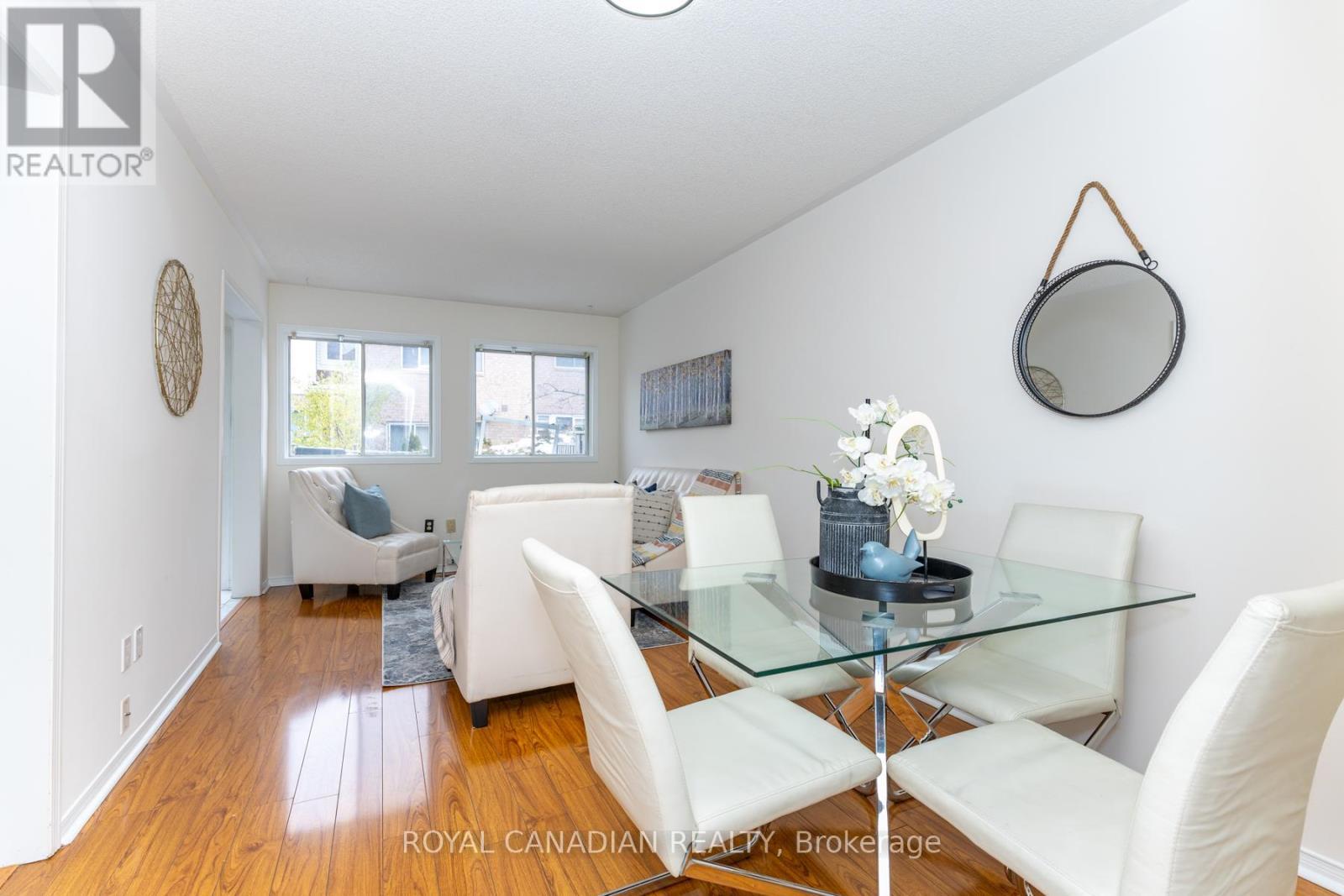 32 - 49 Goldenlight Circle, Brampton, ON - Indoor Photo Showing Dining Room