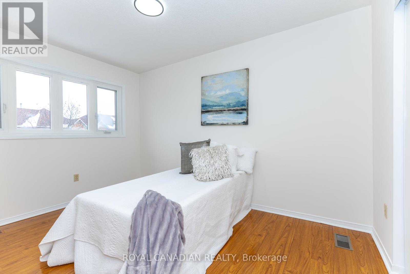 32 - 49 Goldenlight Circle, Brampton, ON - Indoor Photo Showing Bedroom