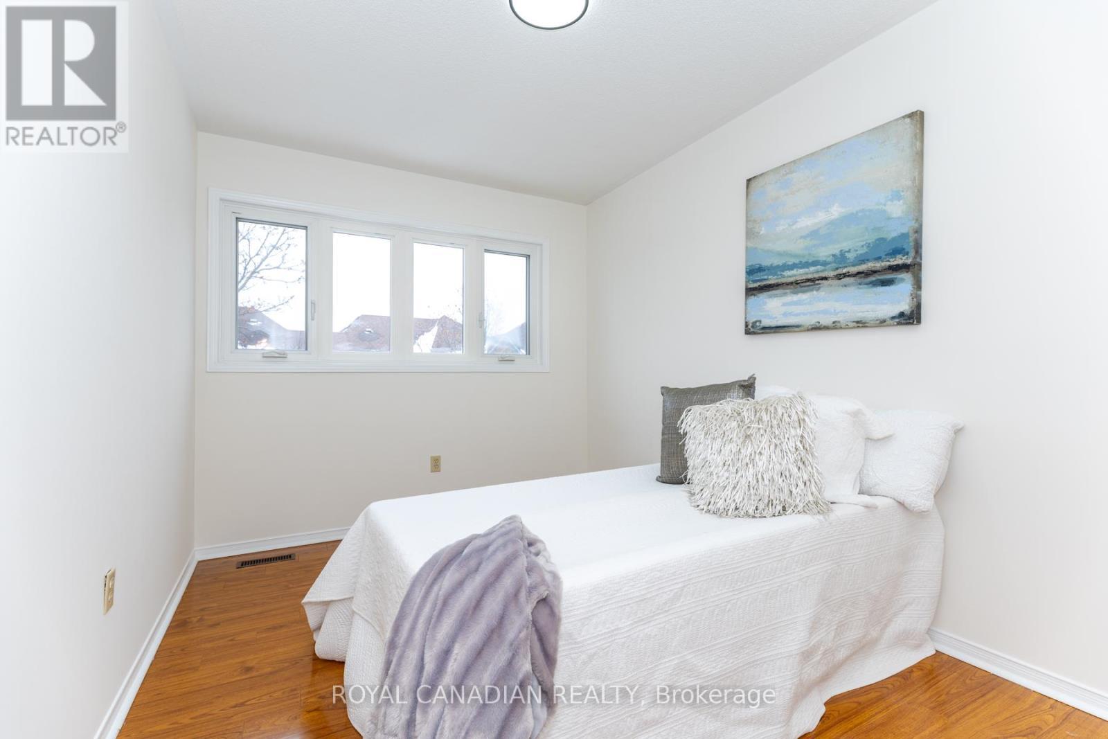 32 - 49 Goldenlight Circle, Brampton, ON - Indoor Photo Showing Bedroom