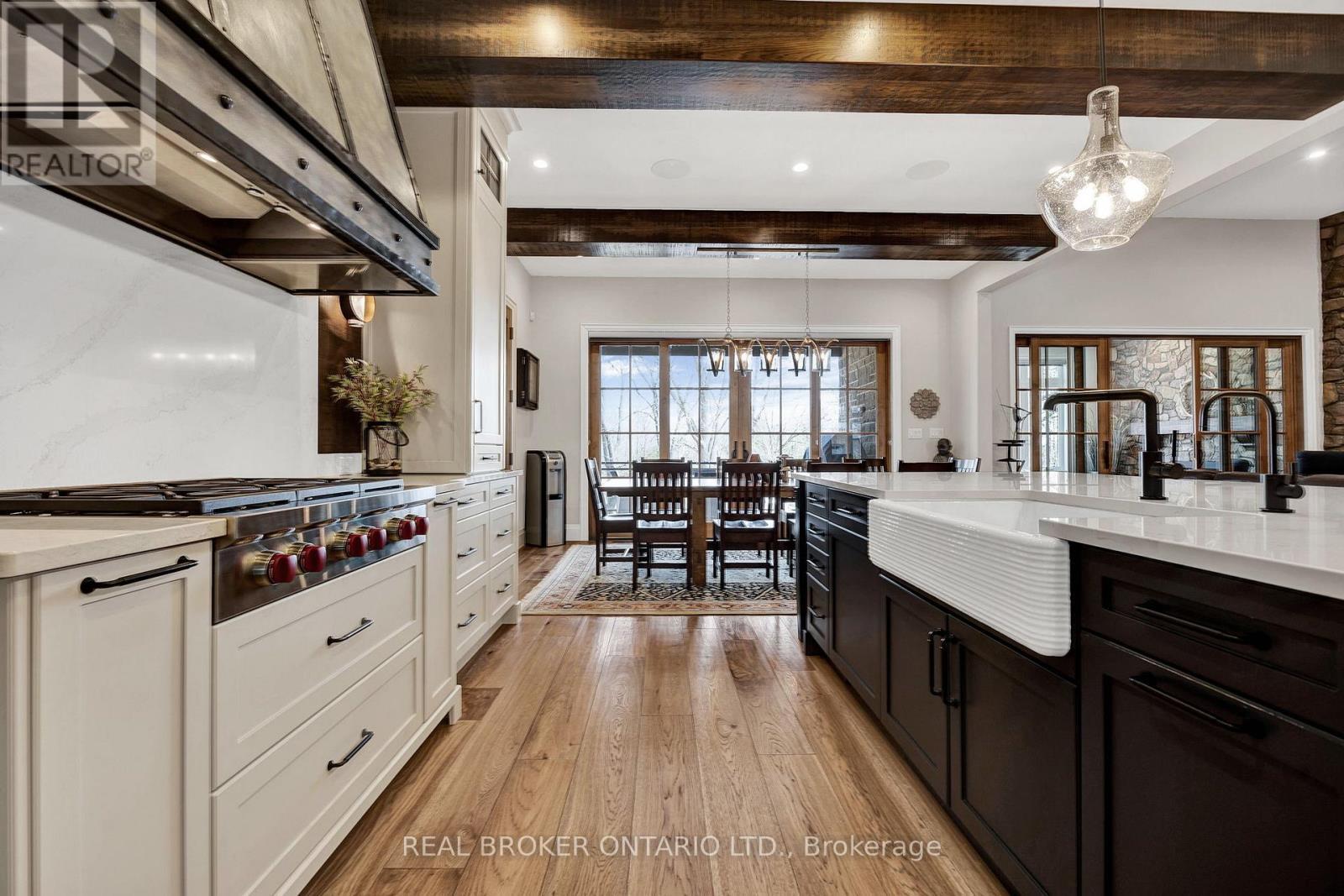 44 Pioneer Ridge Drive, Kitchener, ON - Indoor Photo Showing Kitchen With Upgraded Kitchen