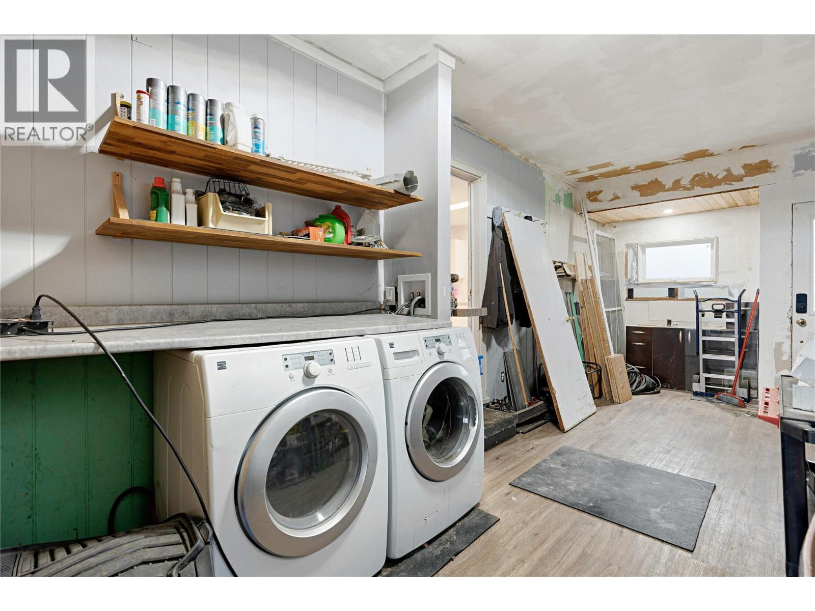 4010 Dodds Road, Armstrong, BC - Indoor Photo Showing Laundry Room