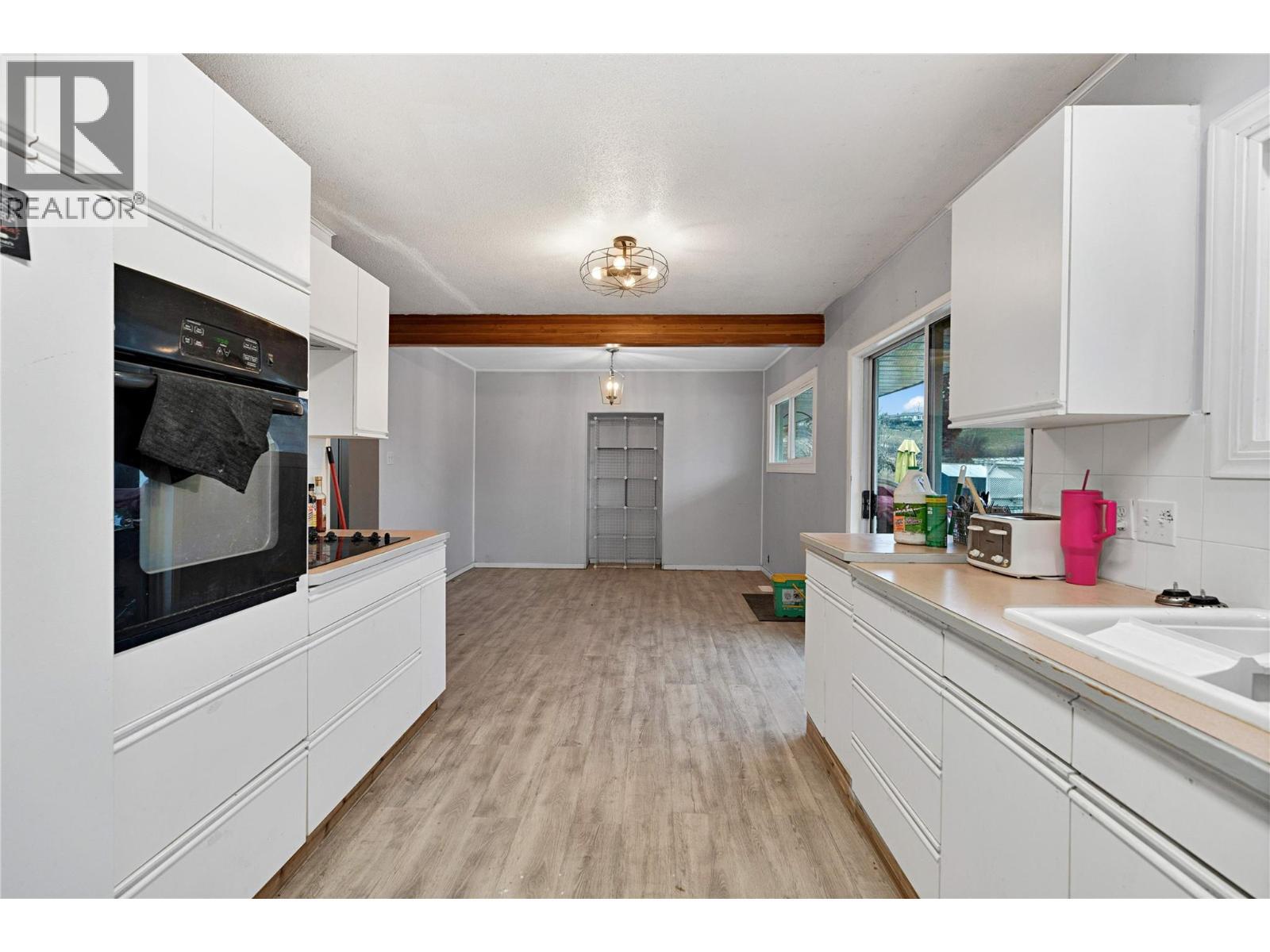 4010 Dodds Road, Armstrong, BC - Indoor Photo Showing Kitchen