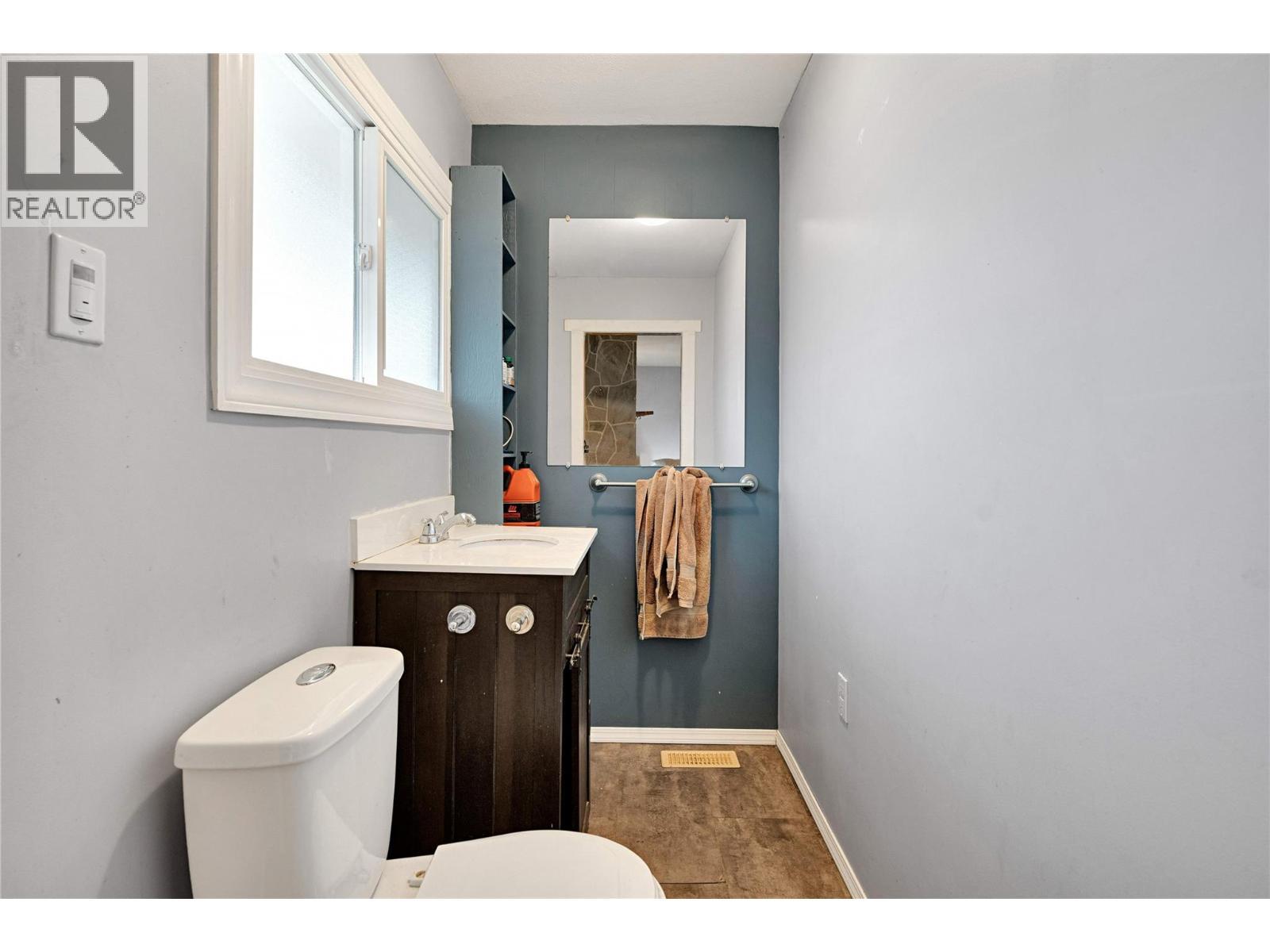 4010 Dodds Road, Armstrong, BC - Indoor Photo Showing Bathroom