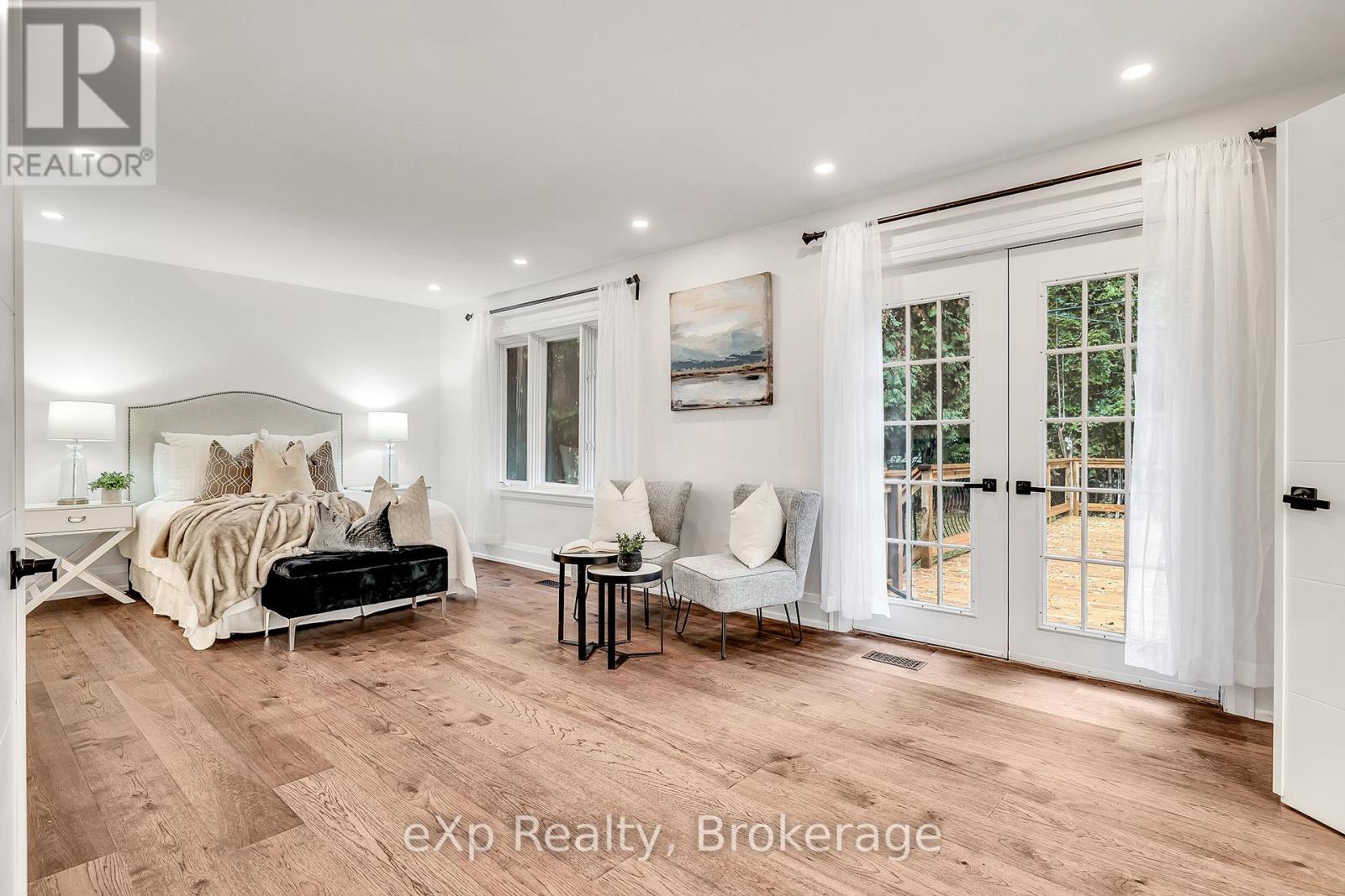 877 Kingsway Drive, Burlington (Lasalle), ON - Indoor Photo Showing Bedroom