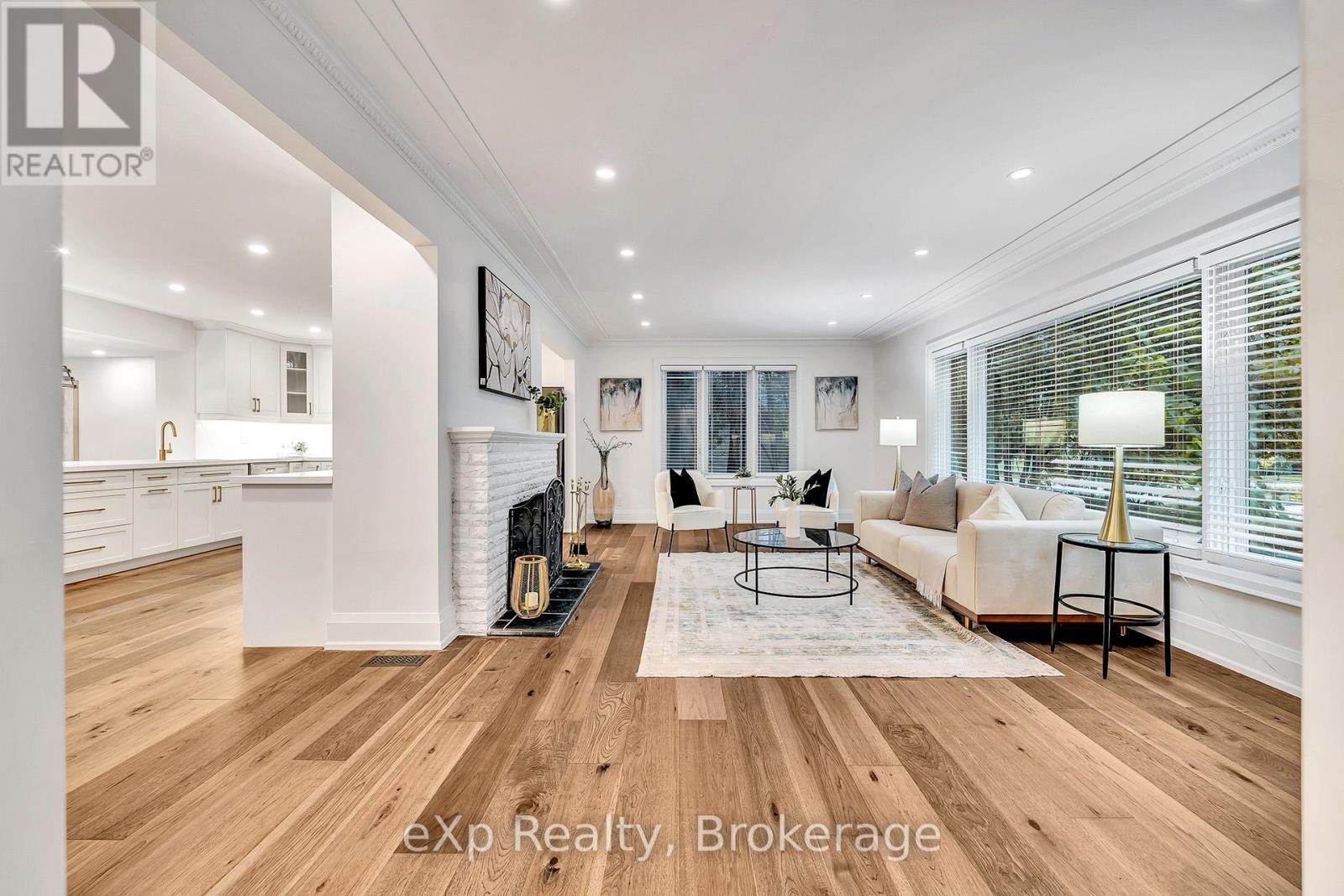 877 Kingsway Drive, Burlington (Lasalle), ON - Indoor Photo Showing Living Room With Fireplace