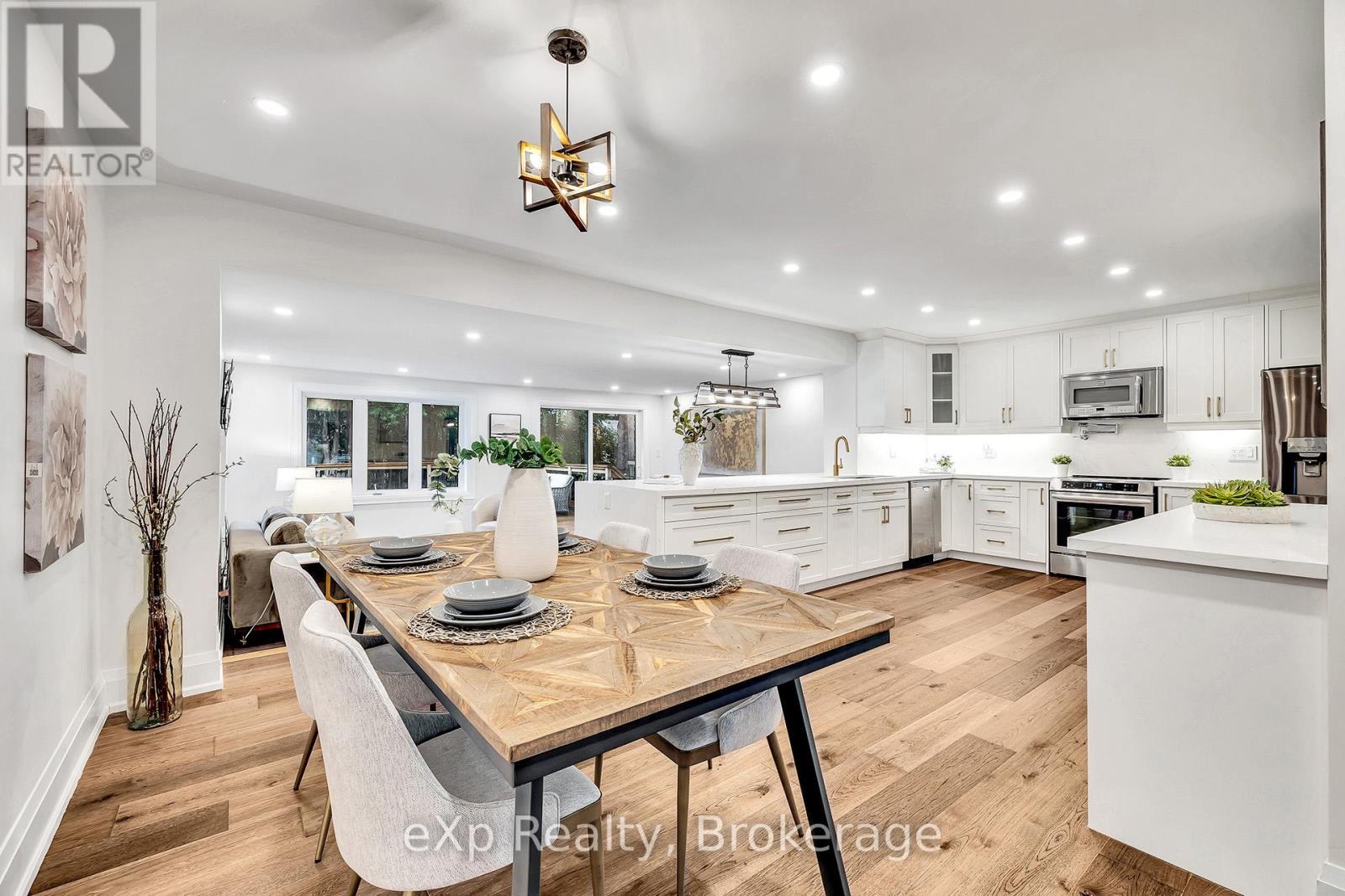 877 Kingsway Drive, Burlington (Lasalle), ON - Indoor