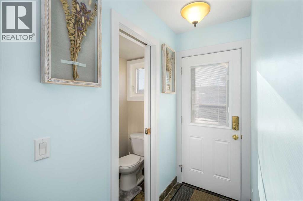 1315 Lake Michigan Crescent Se, Calgary, AB - Indoor