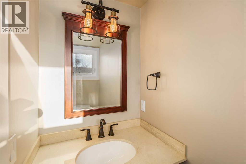 1315 Lake Michigan Crescent Se, Calgary, AB - Indoor Photo Showing Bathroom