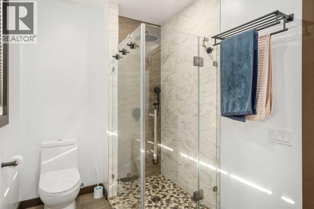 1315 Lake Michigan Crescent Se, Calgary, AB - Indoor Photo Showing Bathroom