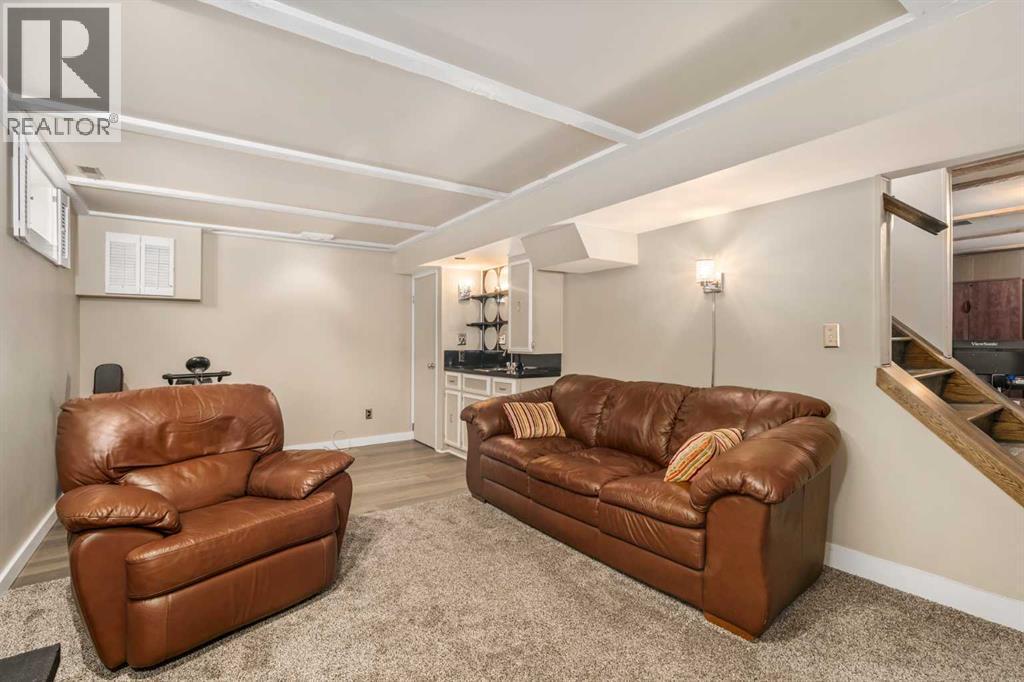 1315 Lake Michigan Crescent Se, Calgary, AB - Indoor