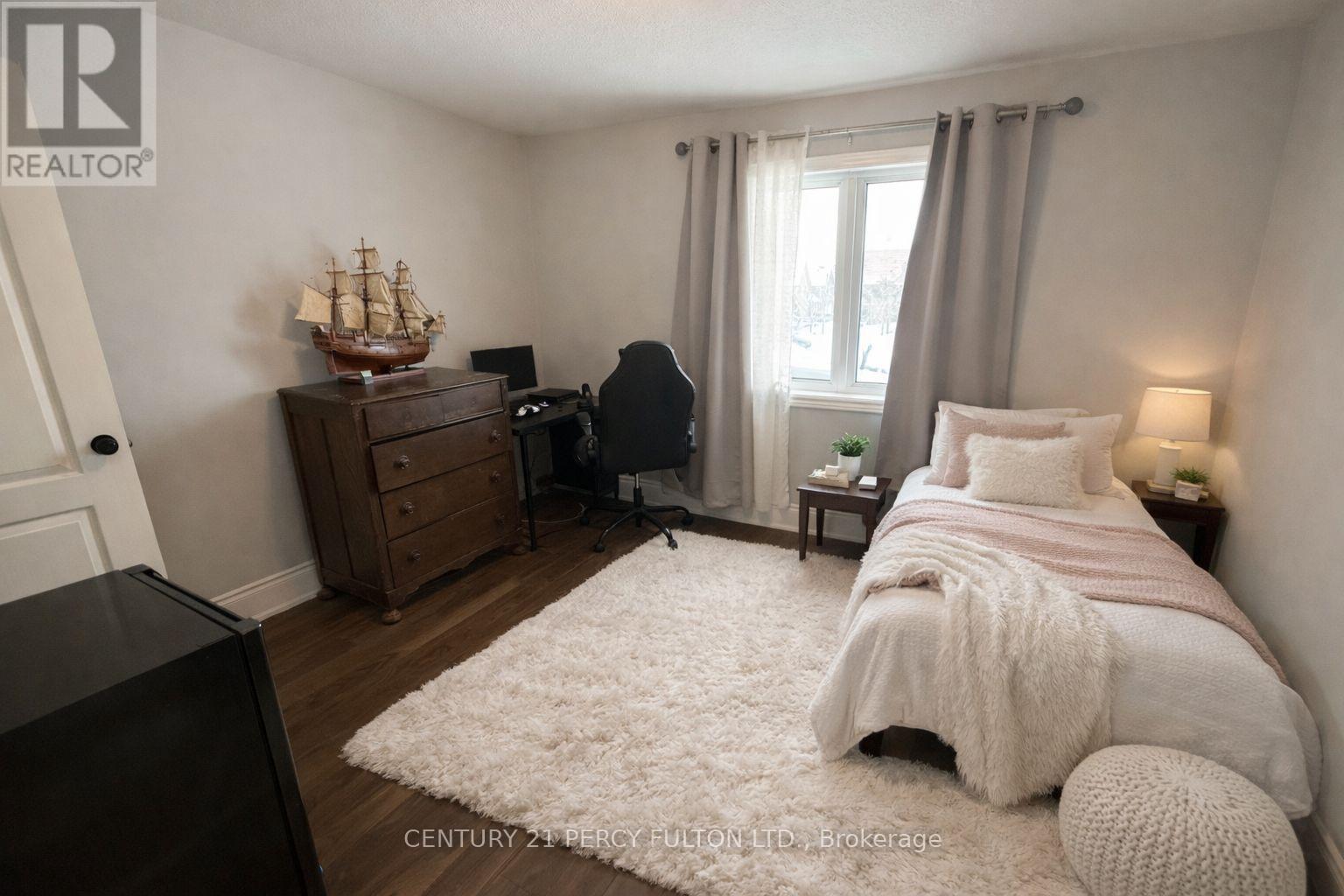 123 Samuel Drive, Wellington North, ON - Indoor Photo Showing Bedroom