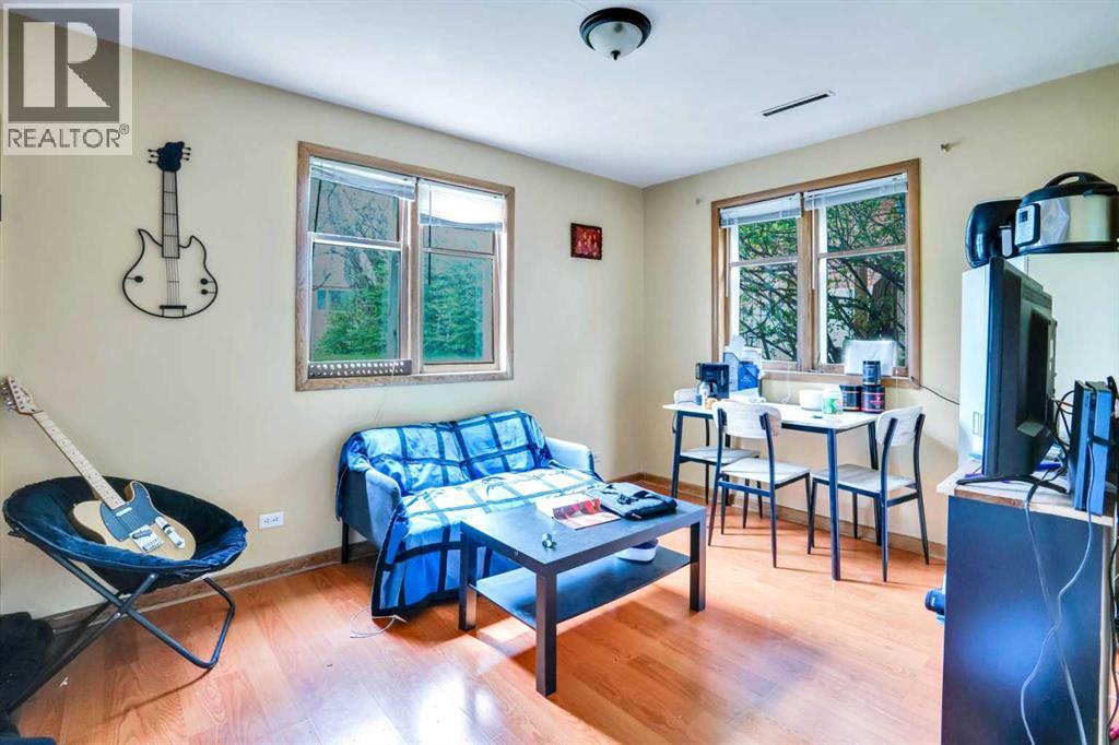 112 29 Avenue Nw, Calgary, AB - Indoor