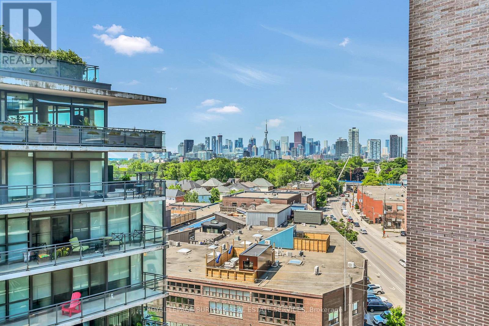 902 - 1201 Dundas Street E, Toronto, ON - Outdoor