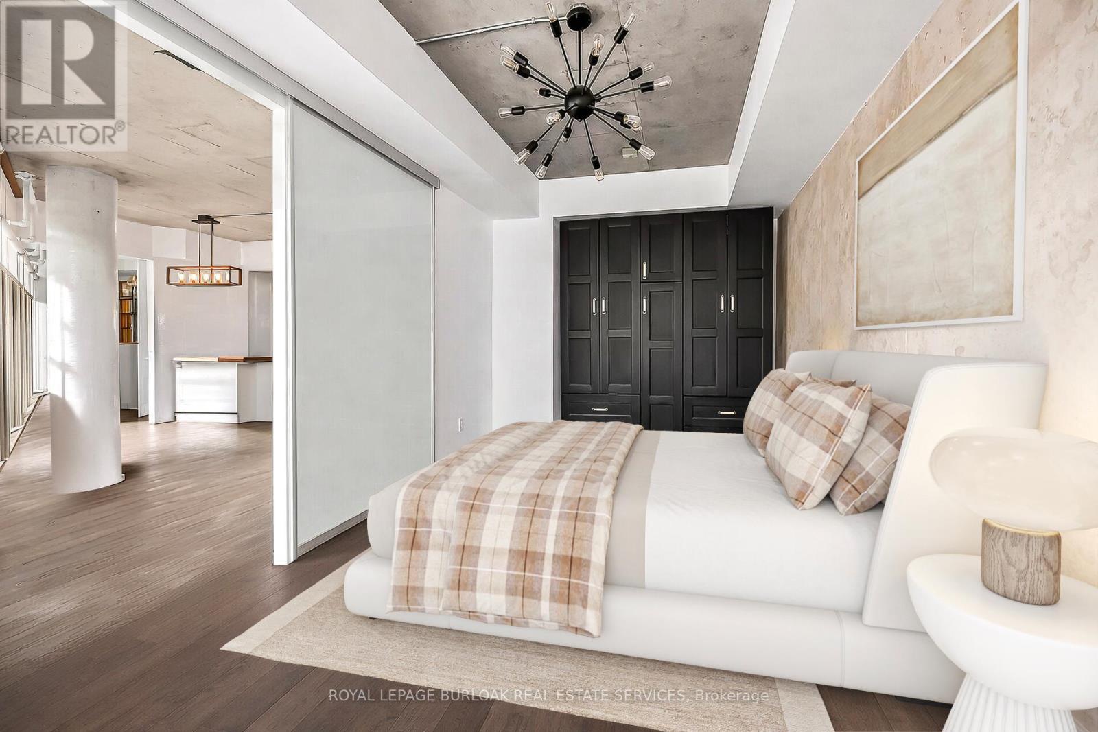 902 - 1201 Dundas Street E, Toronto, ON - Indoor