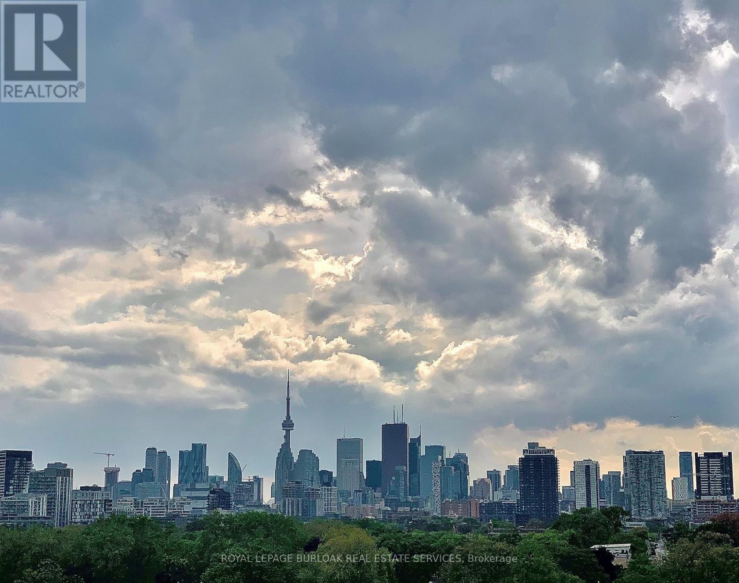 902 - 1201 Dundas Street E, Toronto, ON - Outdoor With View