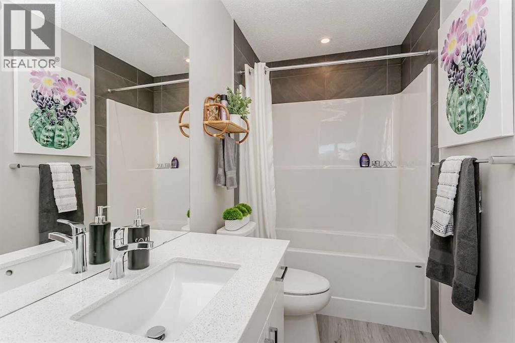 226 Heartwood Parade Se, Calgary, AB - Indoor Photo Showing Bathroom
