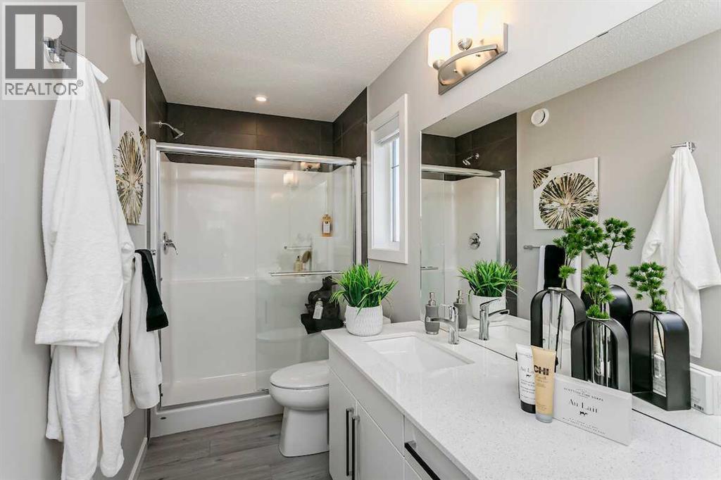 226 Heartwood Parade Se, Calgary, AB - Indoor Photo Showing Bathroom
