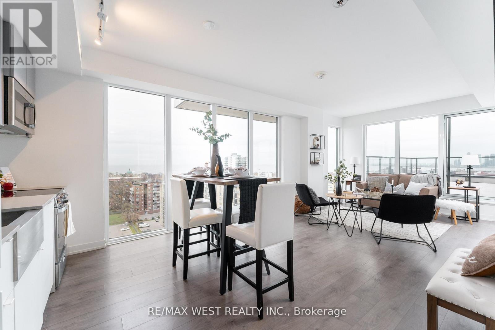 1207 - 270 Dufferin Street W, Toronto, ON - Indoor