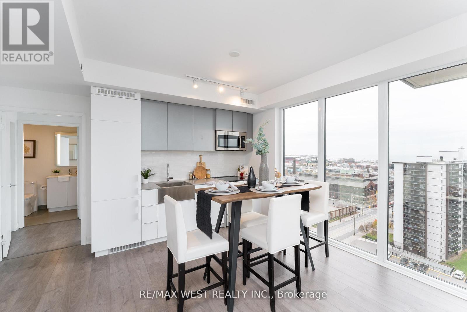 1207 - 270 Dufferin Street W, Toronto, ON - Indoor Photo Showing Dining Room