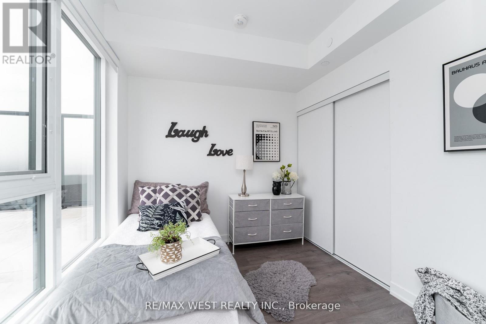 1207 - 270 Dufferin Street W, Toronto, ON - Indoor Photo Showing Bedroom