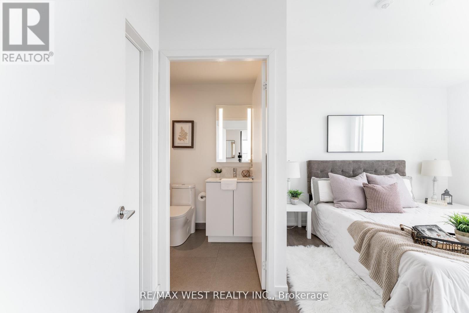 1207 - 270 Dufferin Street W, Toronto, ON - Indoor Photo Showing Bedroom