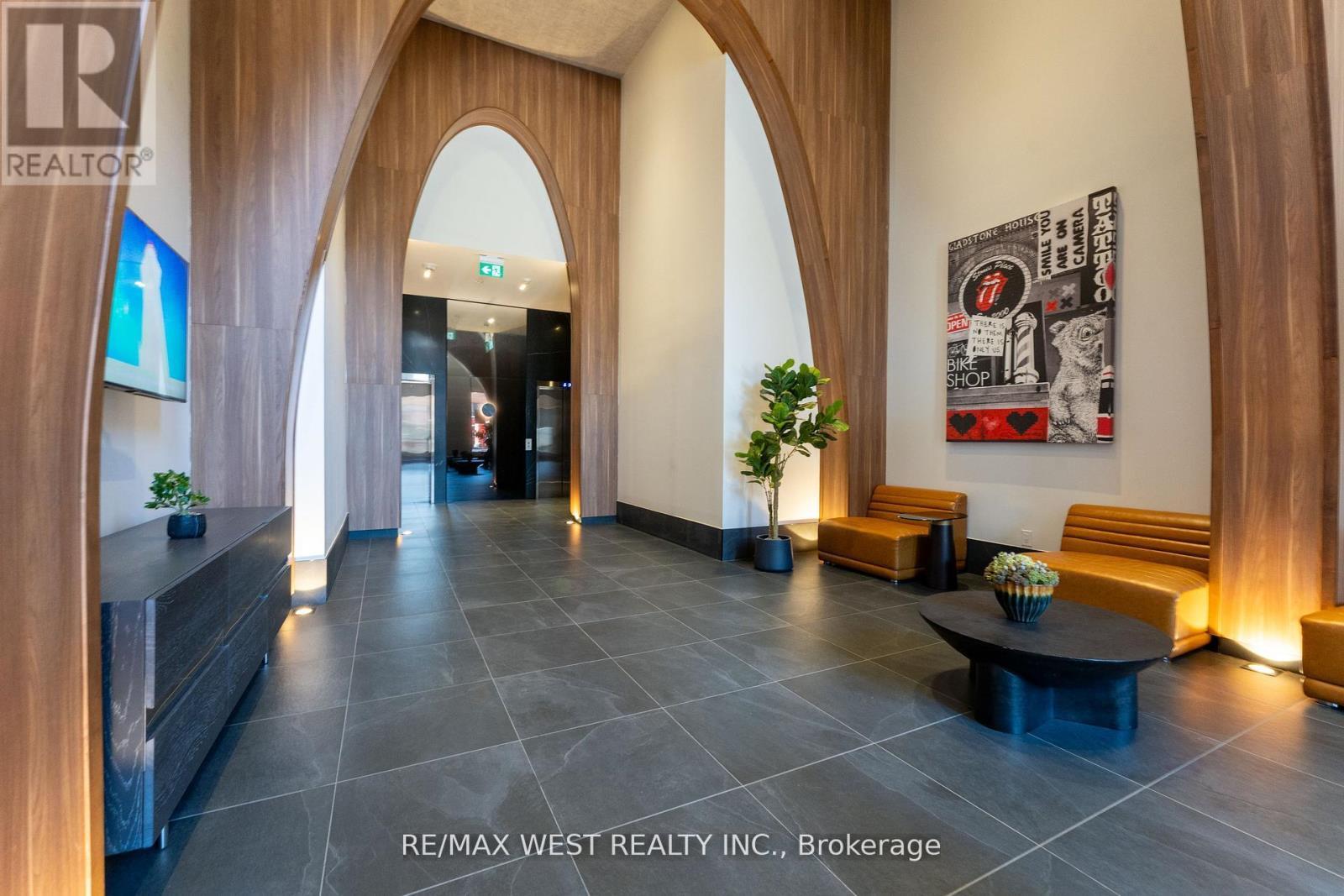 1207 - 270 Dufferin Street W, Toronto, ON - Indoor Photo Showing Other Room