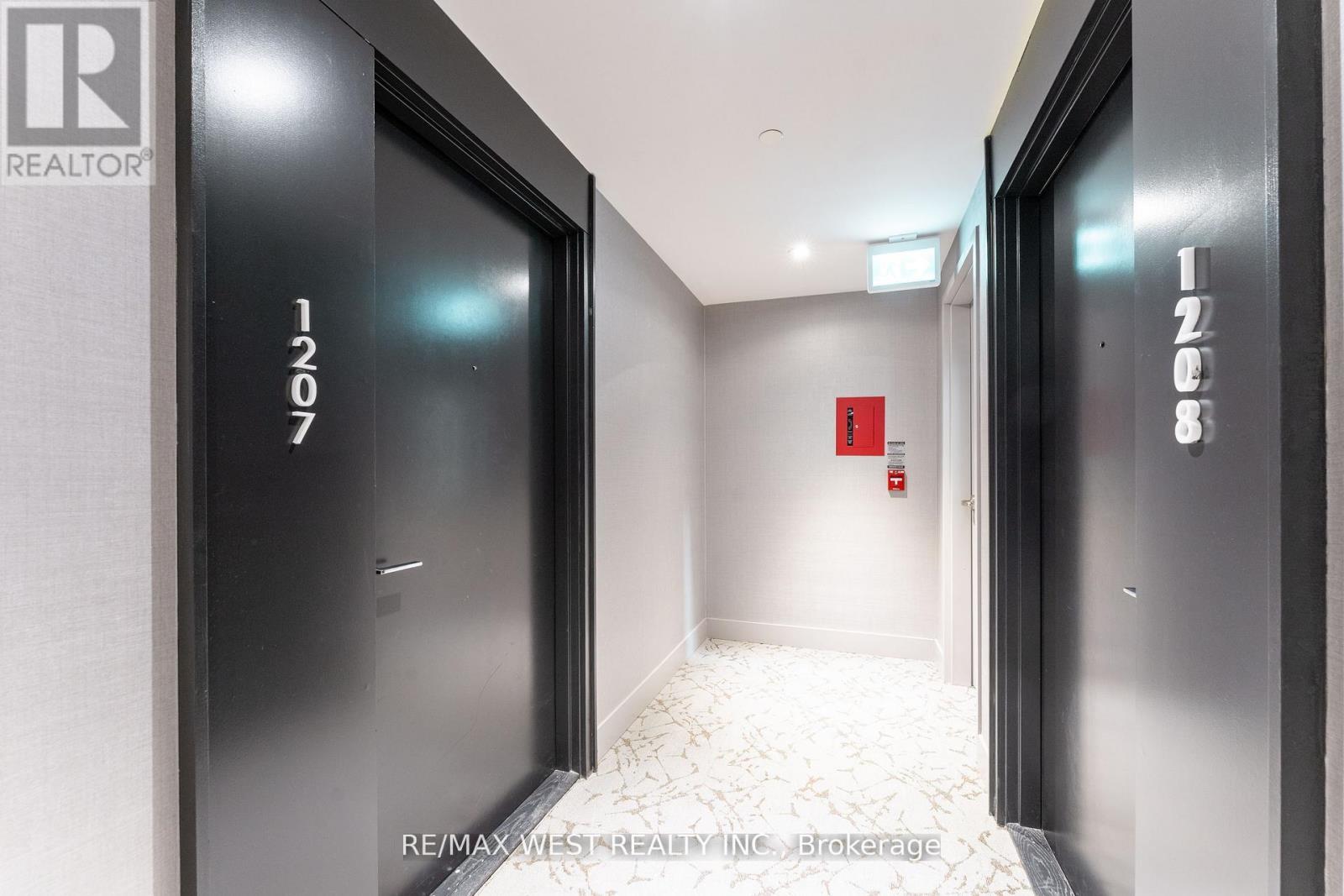 1207 - 270 Dufferin Street W, Toronto, ON - Indoor Photo Showing Other Room