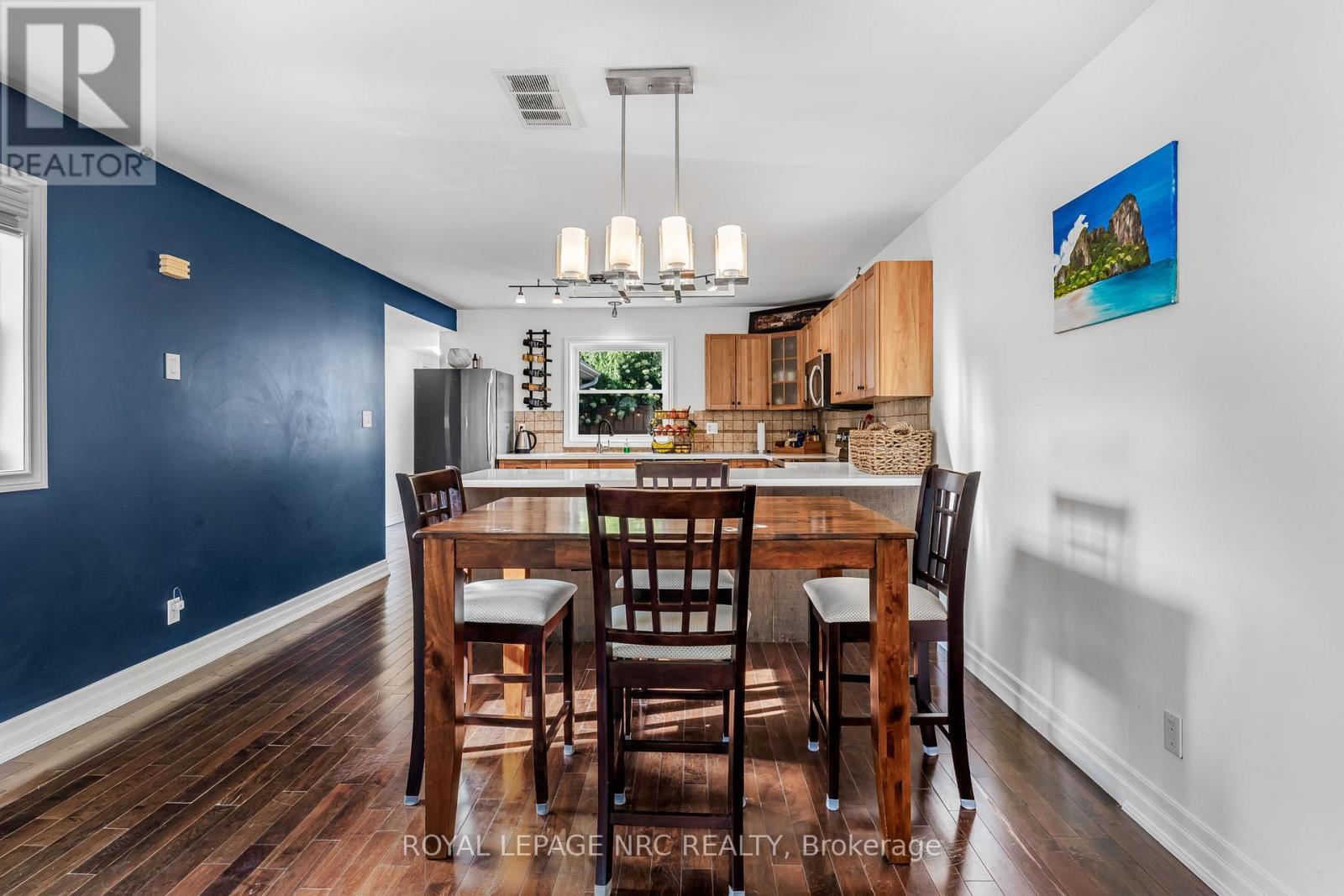 12 Lincoln Road E, Fort Erie (Crystal Beach), ON - Indoor Photo Showing Dining Room