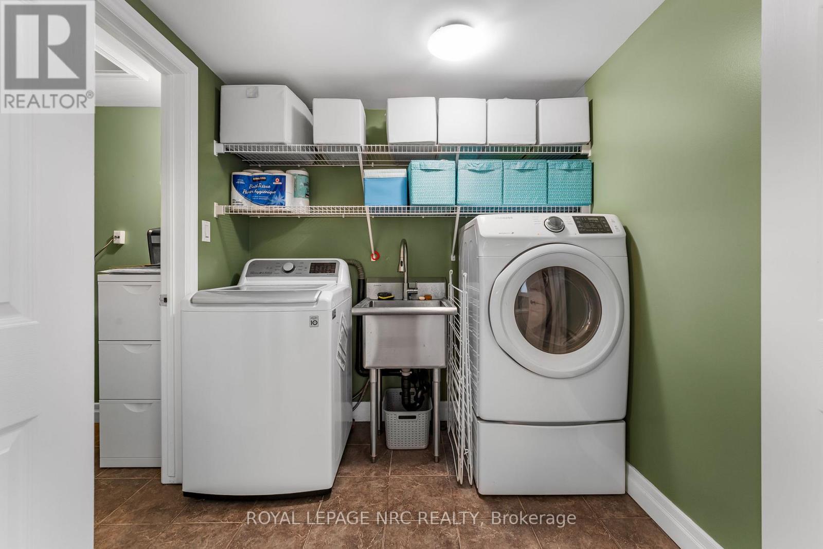 12 Lincoln Road E, Fort Erie (Crystal Beach), ON - Indoor Photo Showing Laundry Room