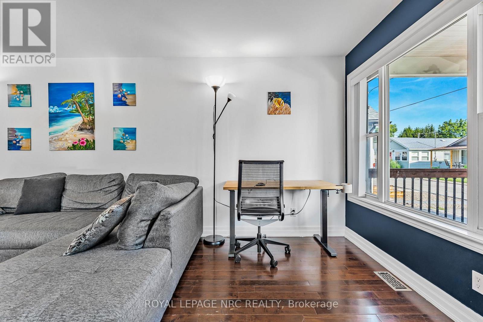 12 Lincoln Road E, Fort Erie (Crystal Beach), ON - Indoor