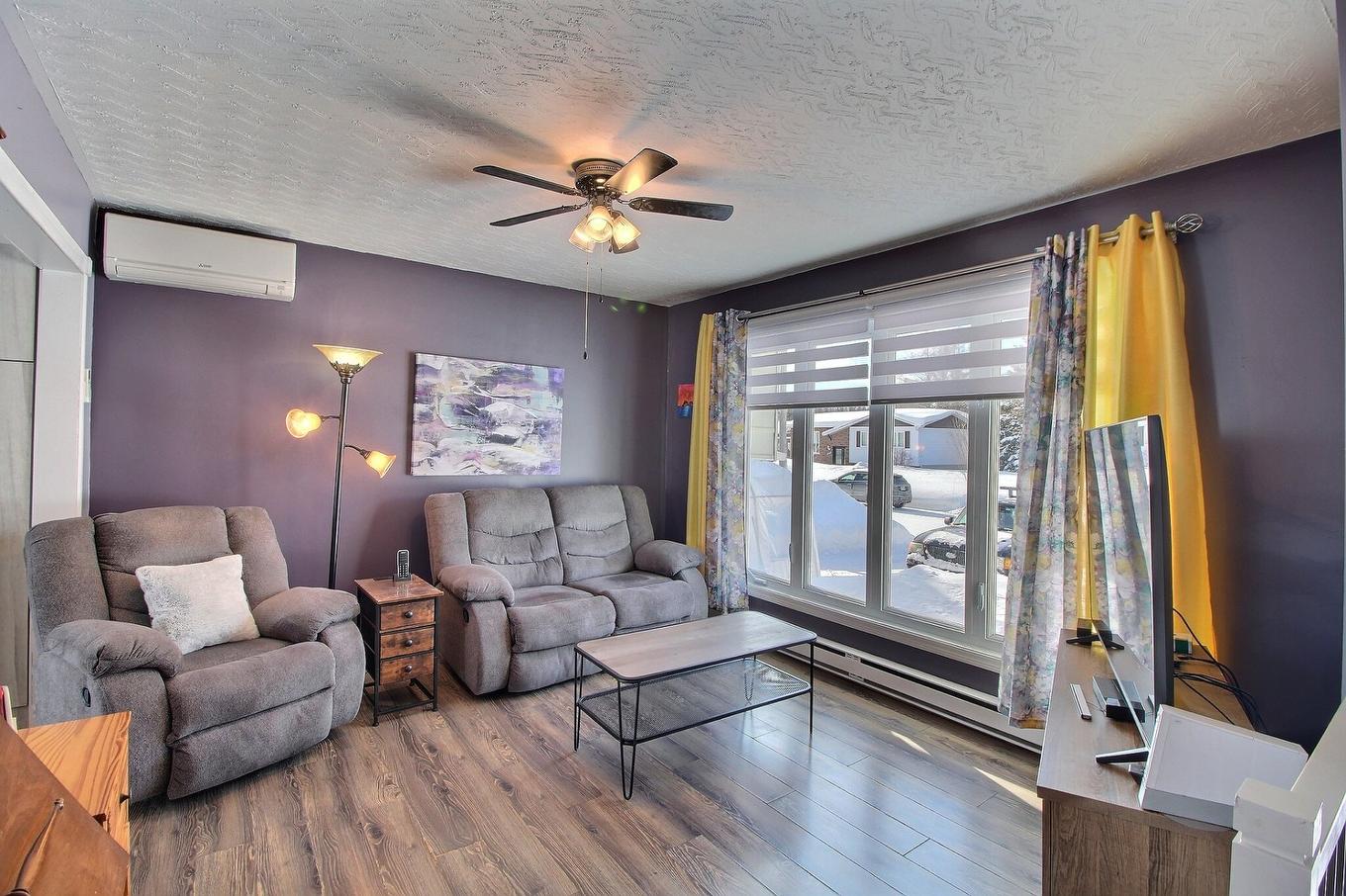 Living room - 1190 Av. Des Bois, Malartic, QC - Indoor Photo Showing Living Room