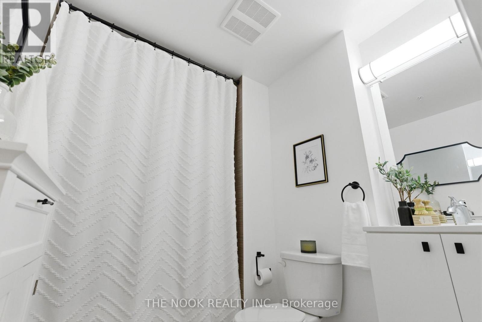 609 - 3655 Kingston Road, Toronto (Scarborough Village), ON - Indoor Photo Showing Bathroom