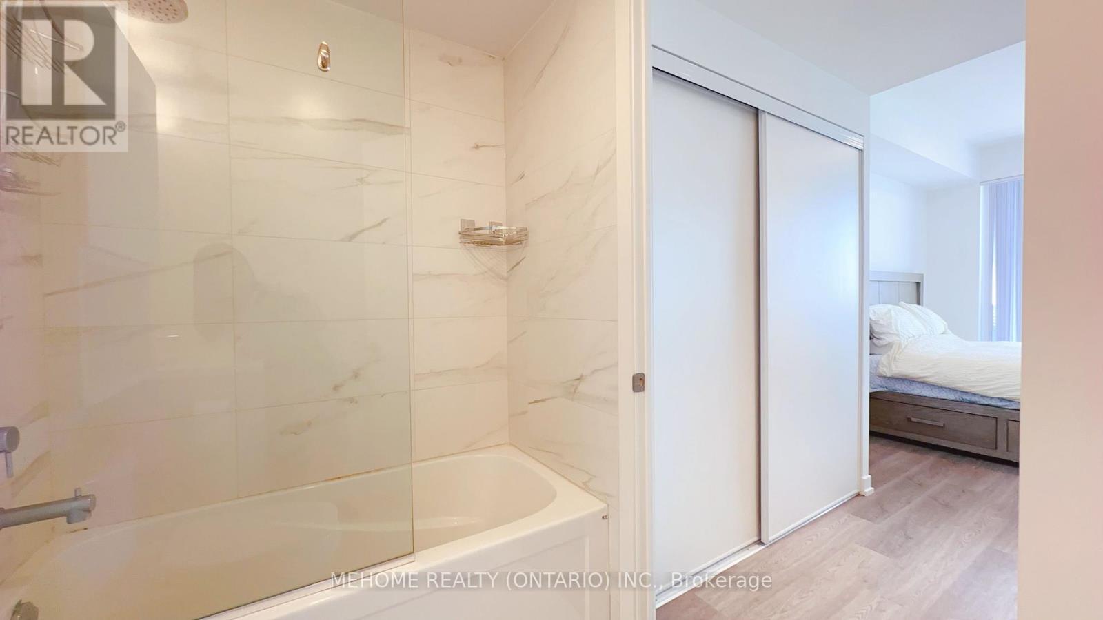 6210 - 55 Cooper Street S, Toronto, ON - Indoor Photo Showing Bathroom