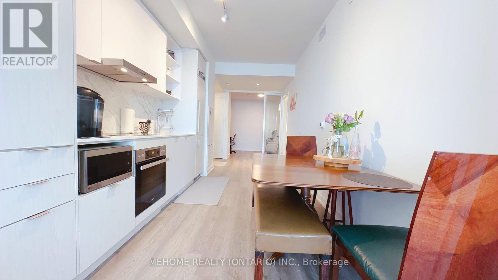 6210 - 55 Cooper Street S, Toronto, ON - Indoor