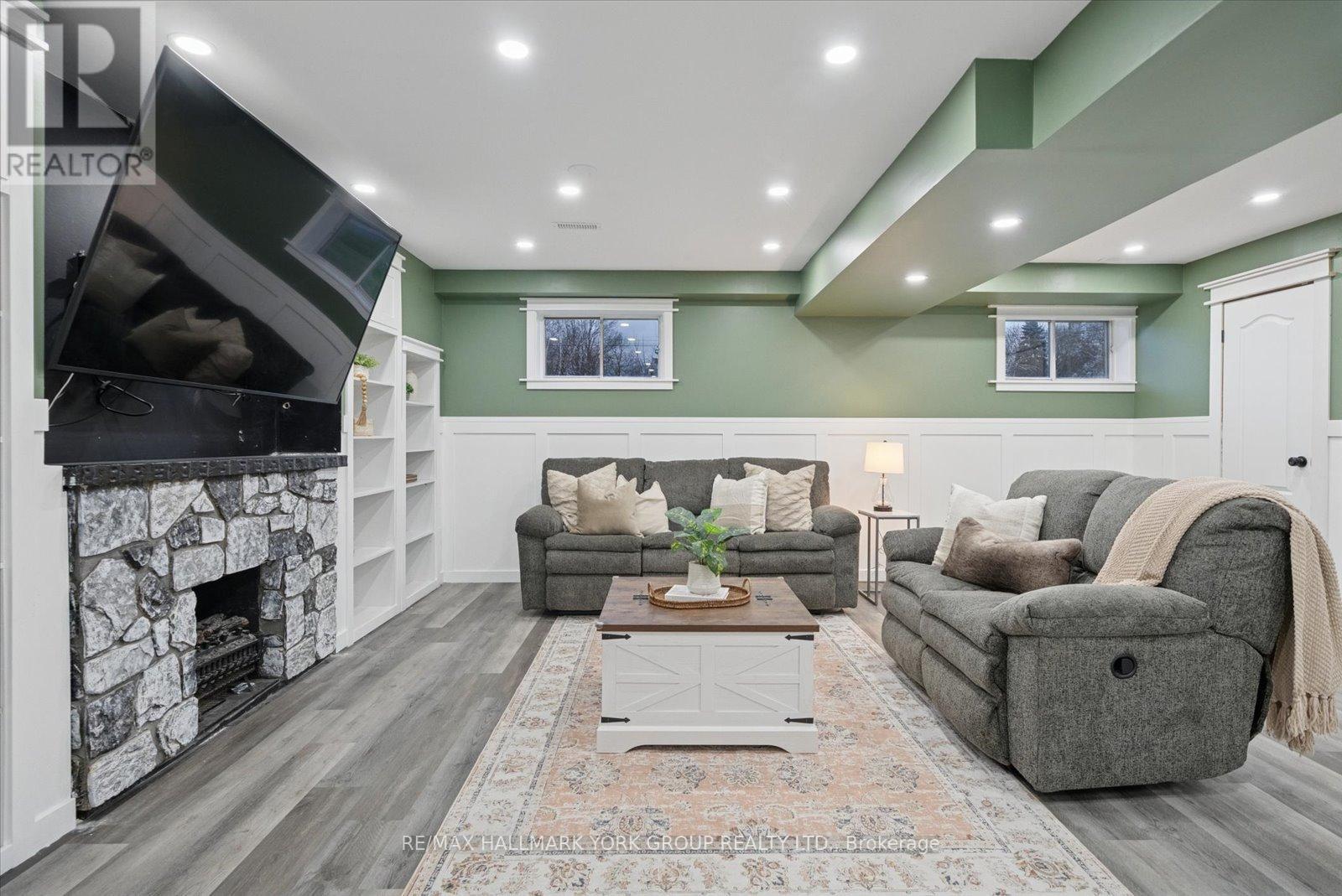 5 Burke Street, Georgina, ON - Indoor With Fireplace