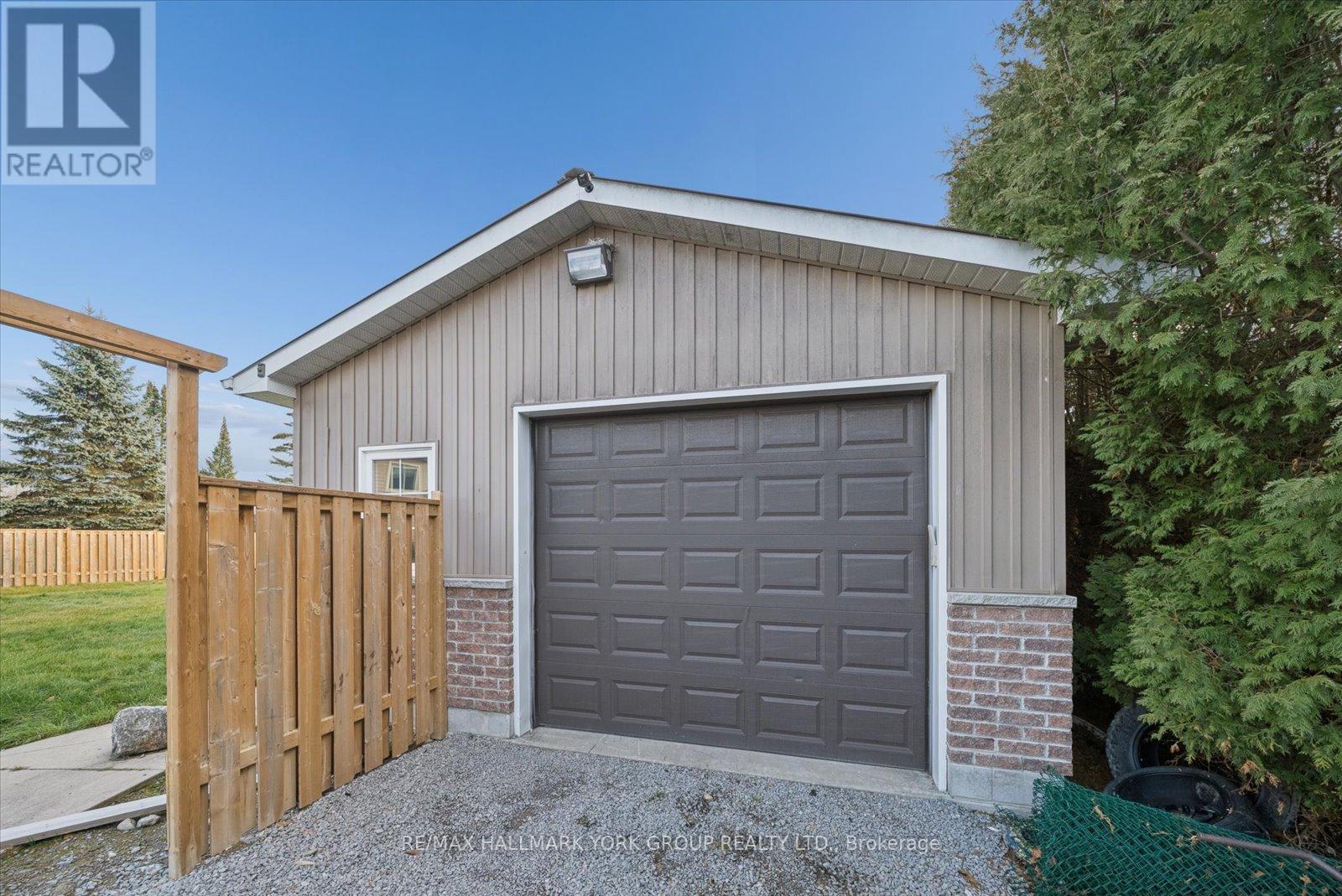 5 Burke Street, Georgina, ON - Outdoor With Exterior