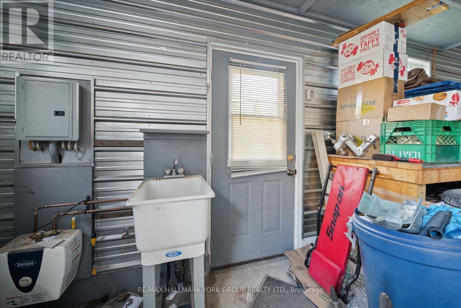 5 Burke Street, Georgina, ON - Indoor